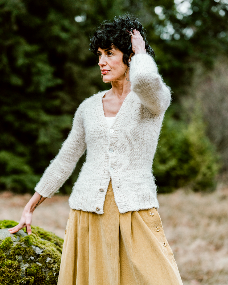 slow-fashion Bella wool sweater natural